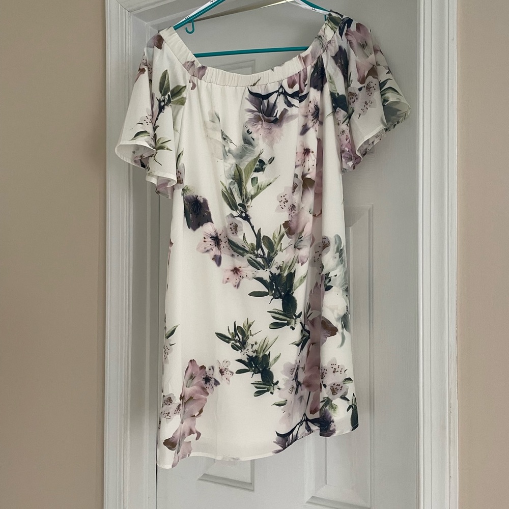Lulus floral dress. Size S. NWT